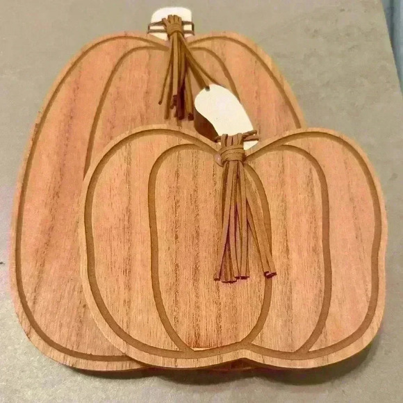 Pair Of Wood Pumpkin Fall Decor - Picture 2 of 3